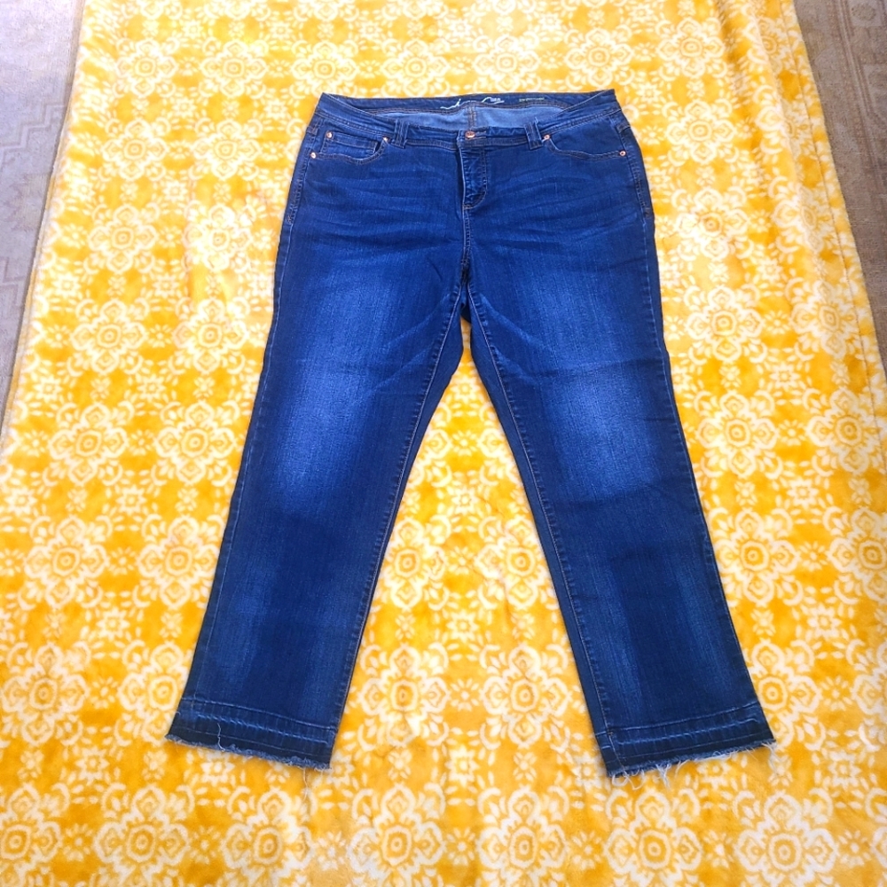 Inc denim straight leg crop sz 18